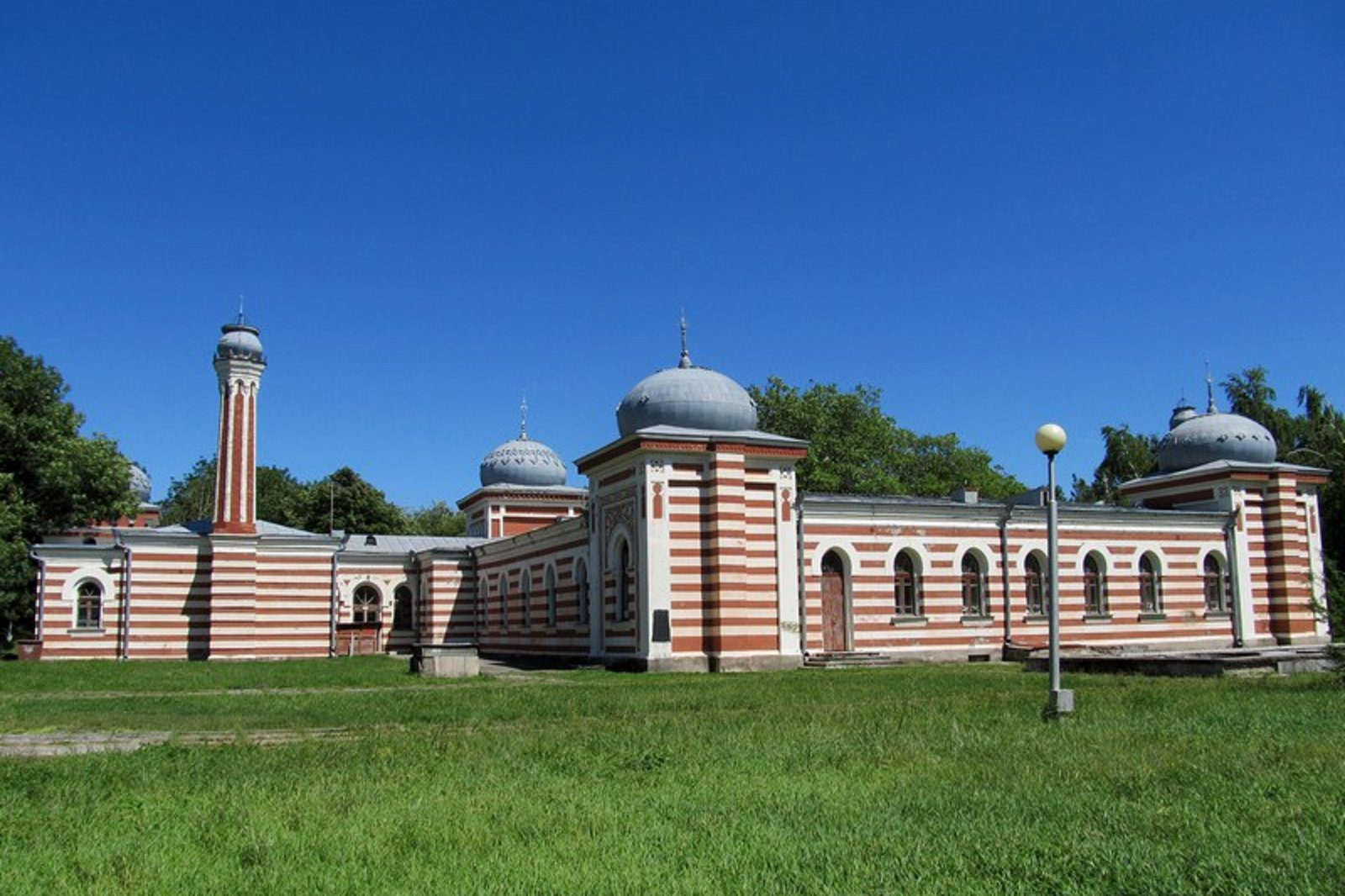 Островские ванны - историческая бальнеолечебница 1914 года