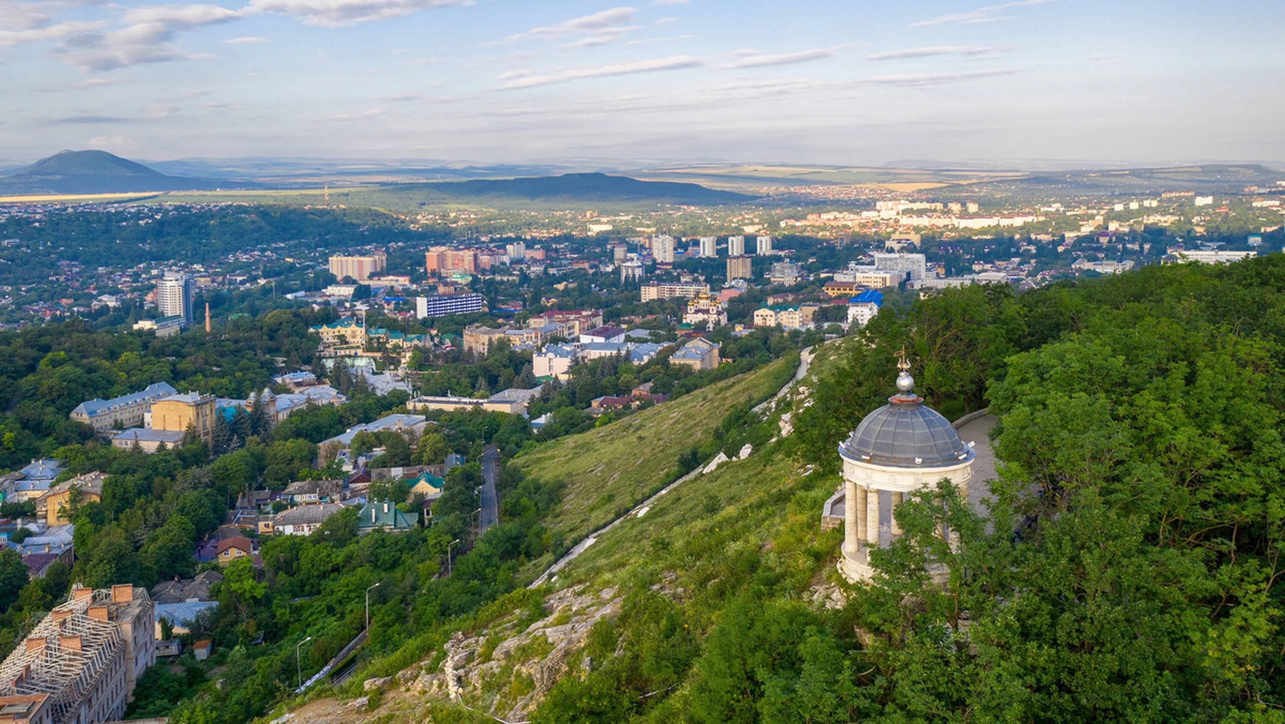 Пятигорск - панорама города и горы Машук