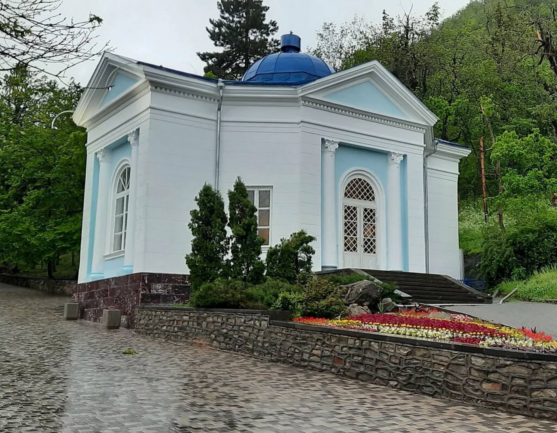 Славяновский источник Железноводск - минеральная вода