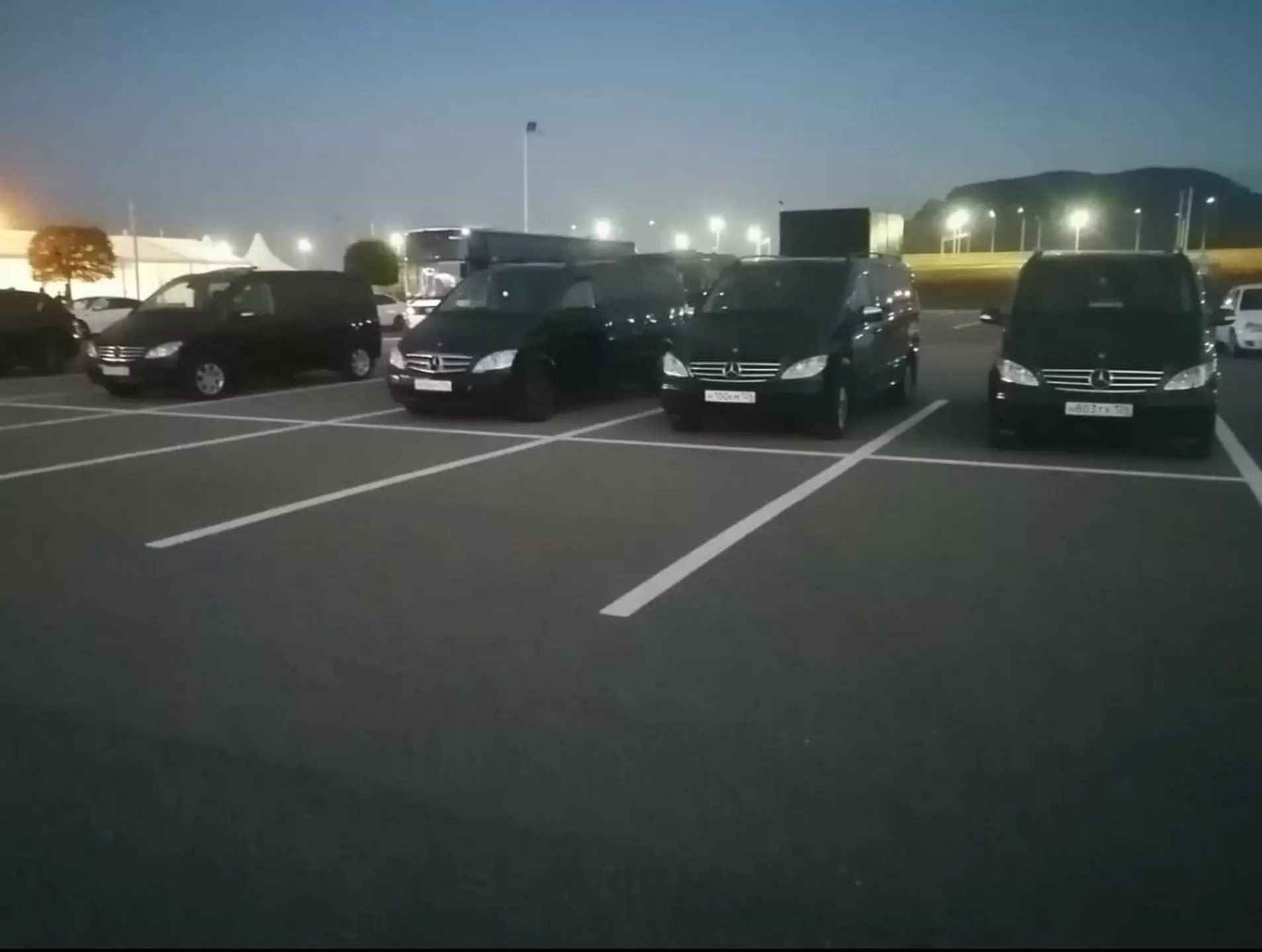 Дополнительные опции Mercedes - Wi-Fi, детское кресло для трансфера